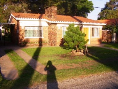 DIVINA CASA EN PLAYA MANSA, A PASOS DE TODO!!.