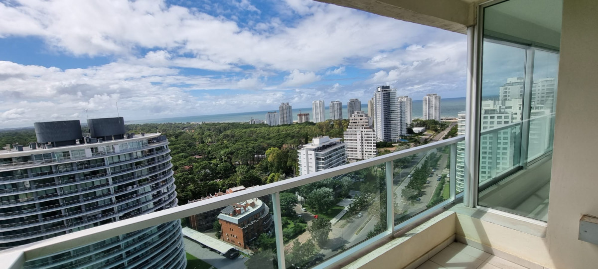 Apartamento en venta de 3 dormitorios a estrenar Punta del Este 