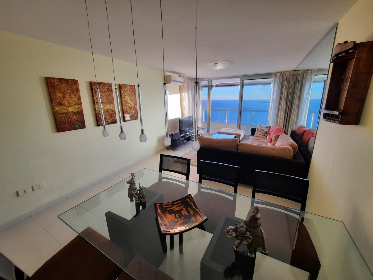 Apartamento de 2 dormitorios Playa Mansa de Punta del Este