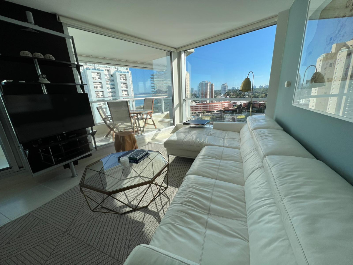 Apartamento en venta en Seasons Tower 