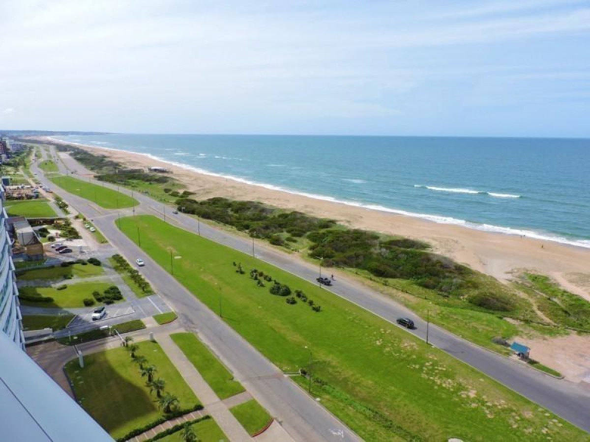 Apartamento en Le Parc  esquinero con Espectacular vista a la Playa Brava