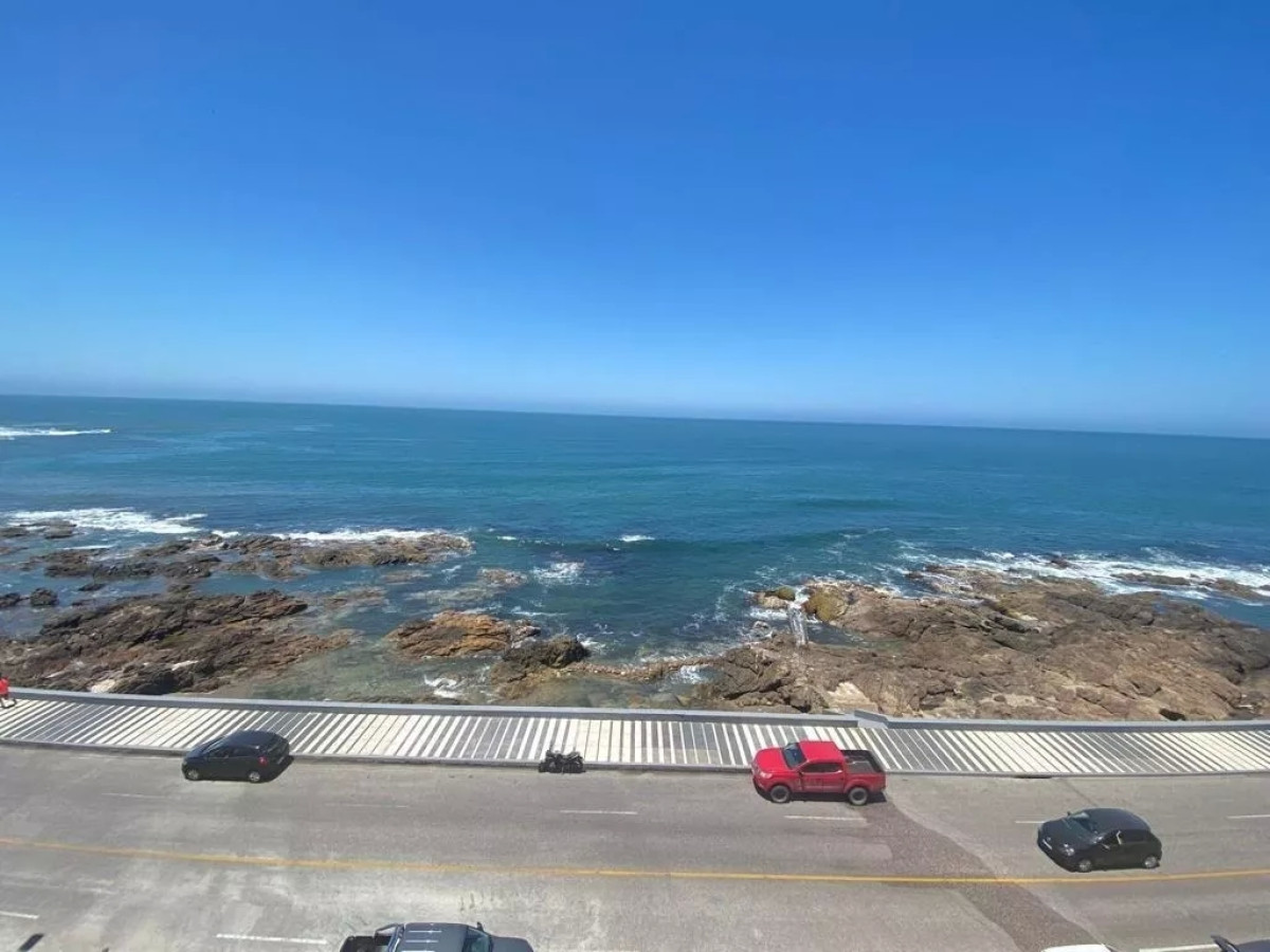 Apartamento en venta en Peninsula frente al mar