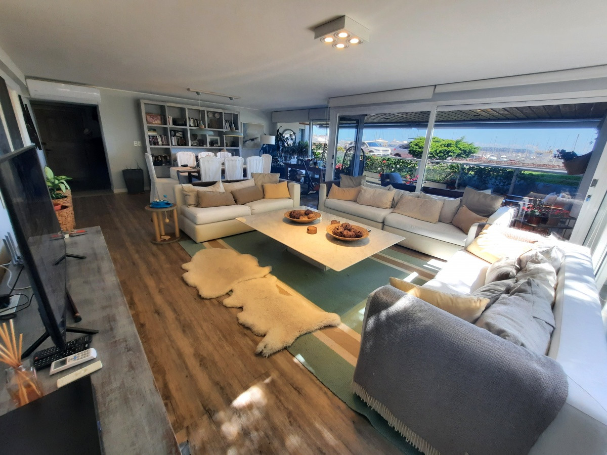 Apartamento de estilo sobre el Puerto de Punta del Este