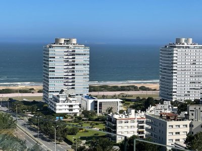 Apartamento en venta Torre One esquinero 4 dormitorios