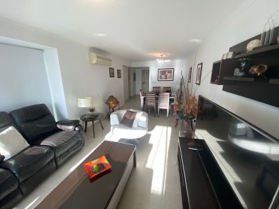 Apartamento en Playa Mansa Art Boulevard