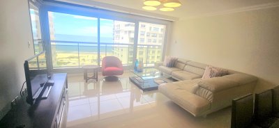 Apartamento en venta en Imperiale Playa Brava