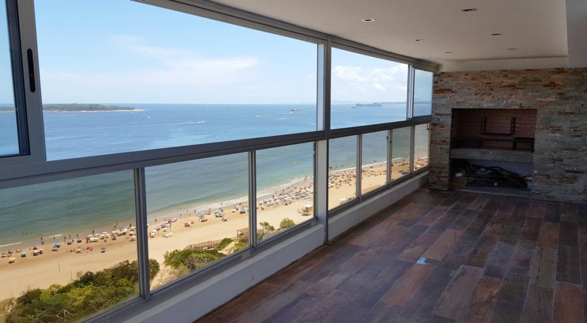 PentHouse en venta sobre la Playa Mansa