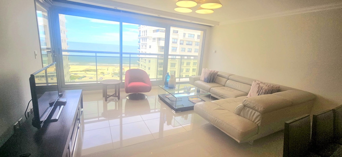 Apartamento en venta en Imperiale Playa Brava