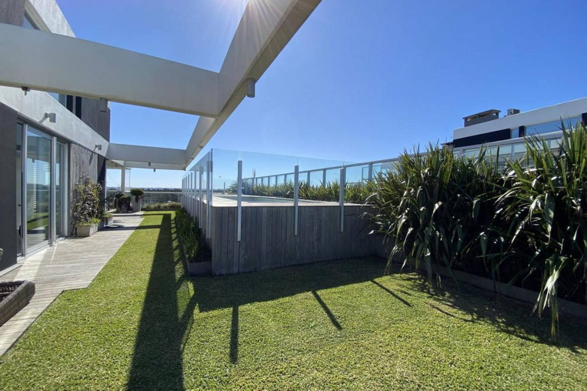 Penthouse en Playa Brava Espectacular