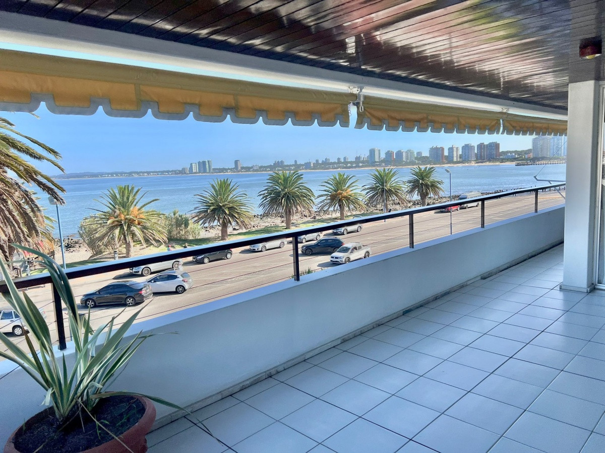 Puerto Punta del Este Apartamento de 3 dormitorios y dependencia