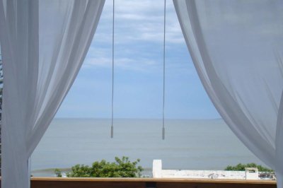 Casa en venta en La Barra con vista al mar