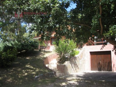 Casa en venta ubicada en el Barrio Jardines de Córdoba