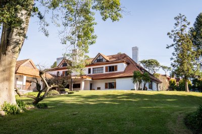 Importante Residencia en Golf de 1 hectarea de parque