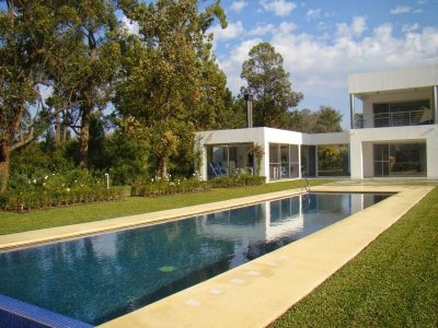 Casa en venta estilo minimalista Golf Punta del Este