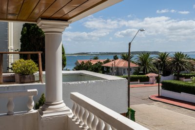 Casa importante en la Peninsula con vista la Mansa en venta