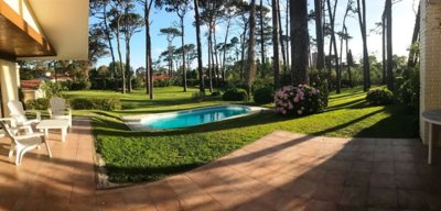 Casa espectacular en Playa Mansa en venta para proyecto 