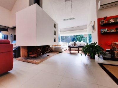 Muy linda casa en Venta ubicada en Pleno Corazón de Cantegril