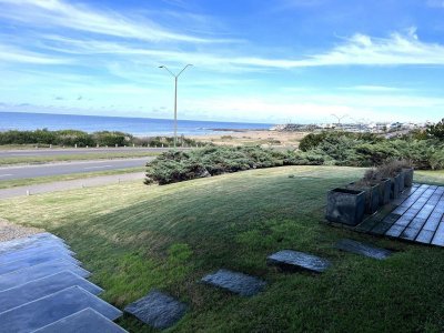 Casa frente al Mar en venta en Montoya espectacular 3 niveles