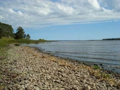 Chacra con casa 14 hectareas sobre Laguna del Sauce en venta