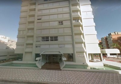 Oficina + Apartamento en Venta en Punta del Este 