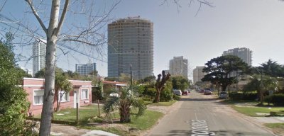 Atencion inversores Terreno para Construir Edificio en Punta del Este en Zona Residencial