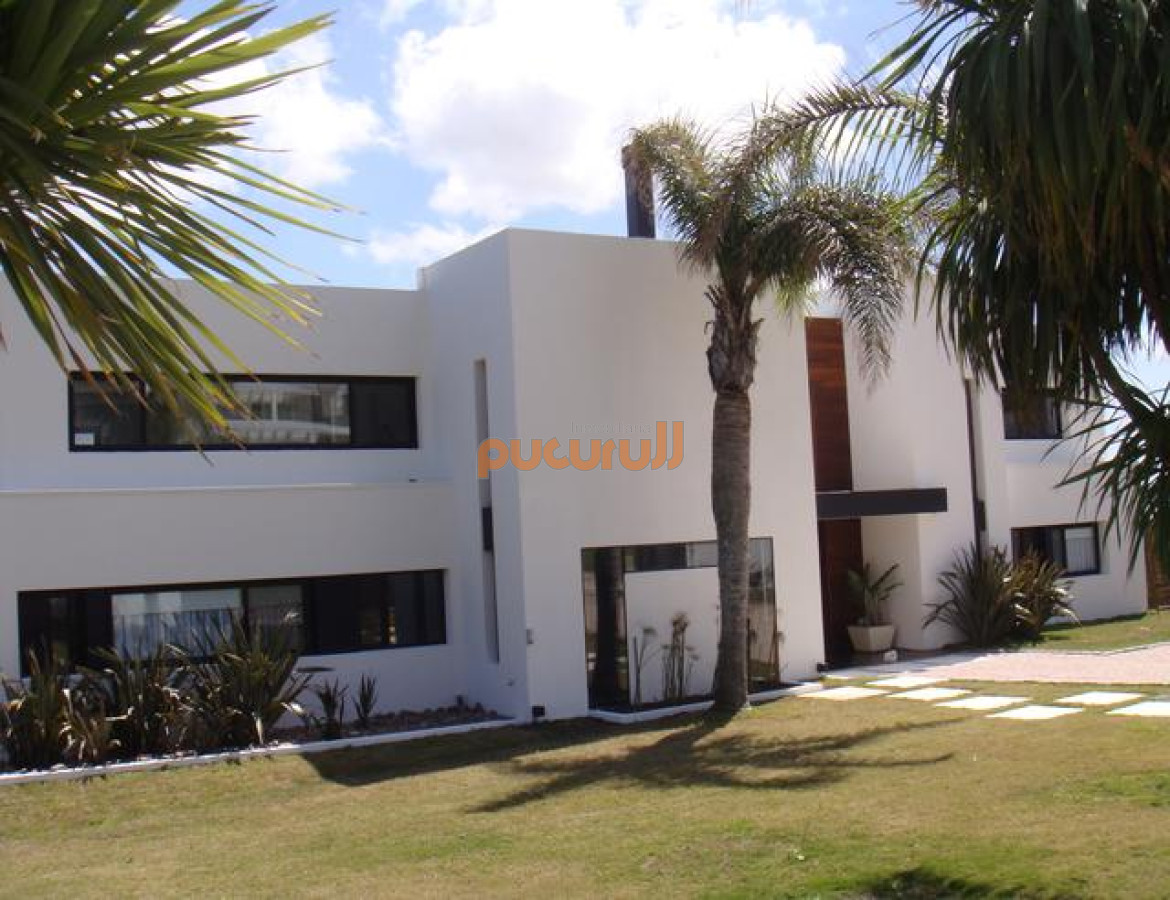 Lomo de la Ballena - GoPunta - Portal Inmobiliario de Punta del Este - Maldonado