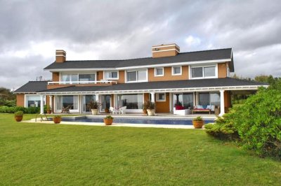 Casa en Solanas en Primera linea