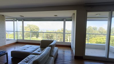 APARTAMENTO EN VENTA EN EL GOLF, 4 DORMTIROS Y SERVICIO. 