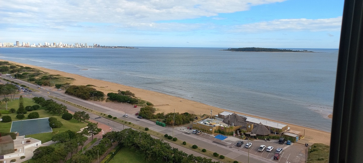 Galeón semi piso alto con excelente vista