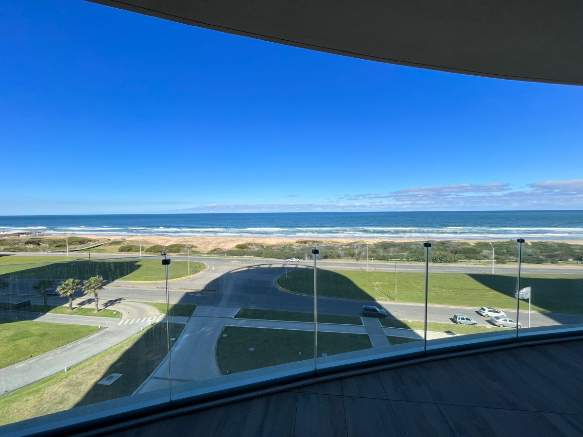 Espectacular de 3 y dependencia con vista al mar de todos los ambientes
