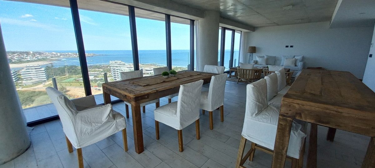 Surfside - 2 suites + den