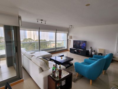 Apartamento en alquiler - Semi piso de 3 dormitorios
