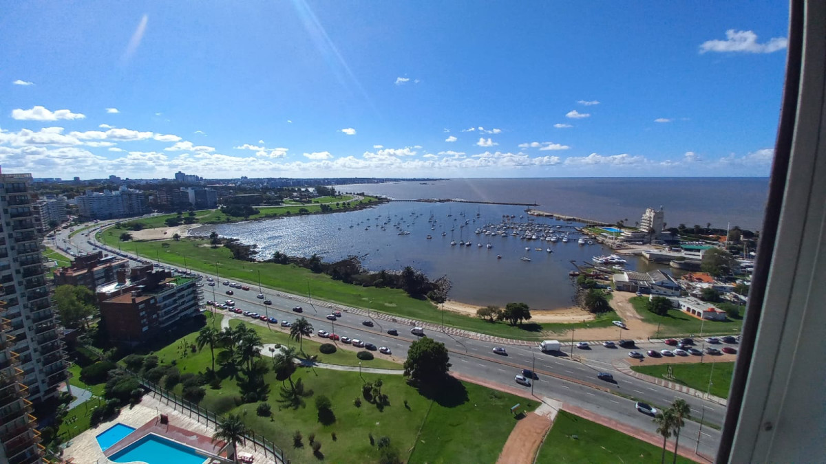 En venta o alquiler,  3 dormitorios, edificio Panamericano