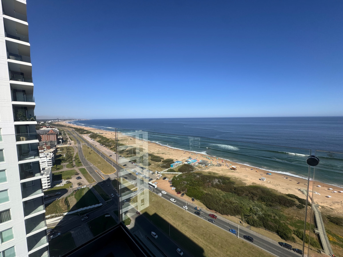 Apartamento en venta - Le Parc esquinero, piso muy alto!!!