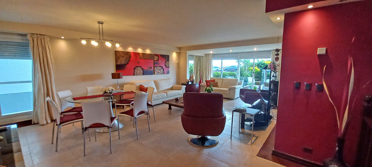 Apartamento en venta. Edificio Porto Scala frente al Puerto