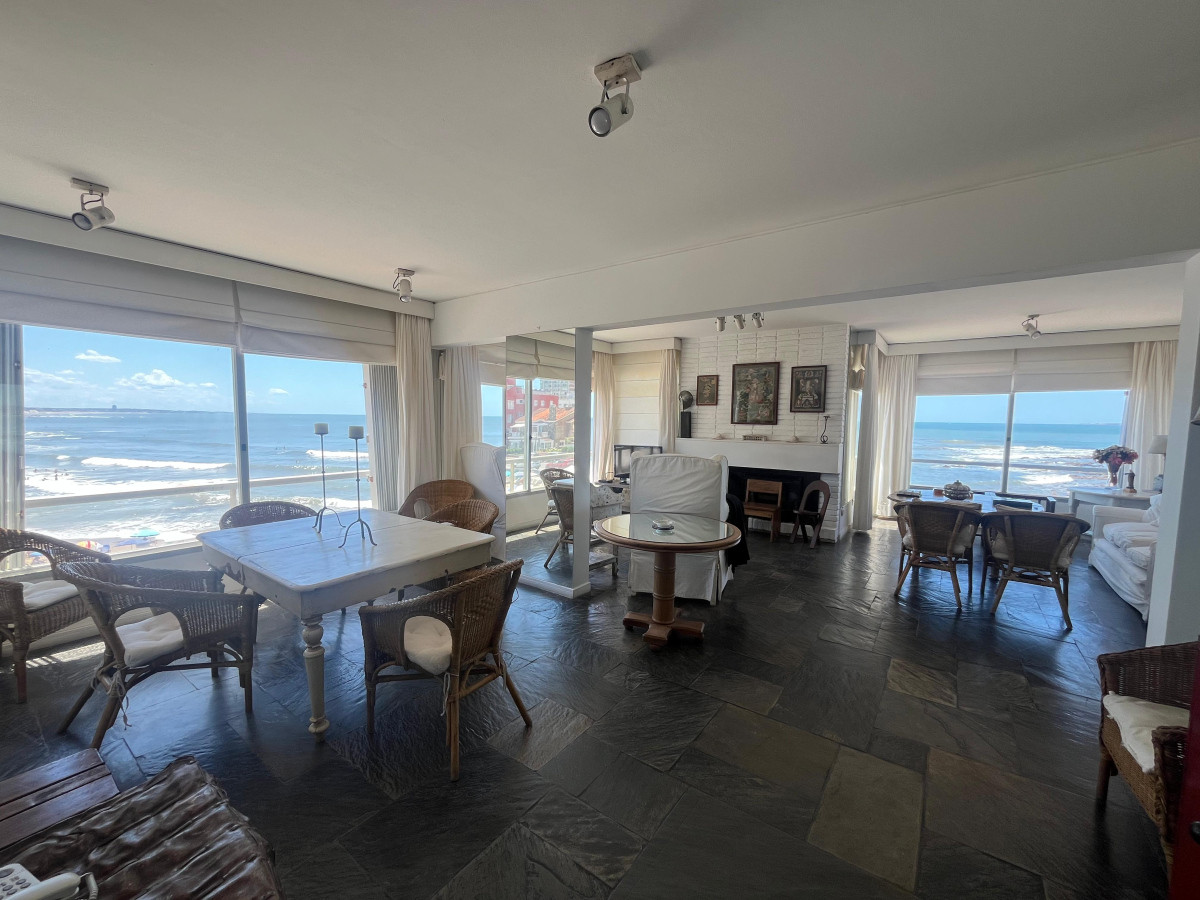 Apartamento en venta - Primera fila sobre el Emir
