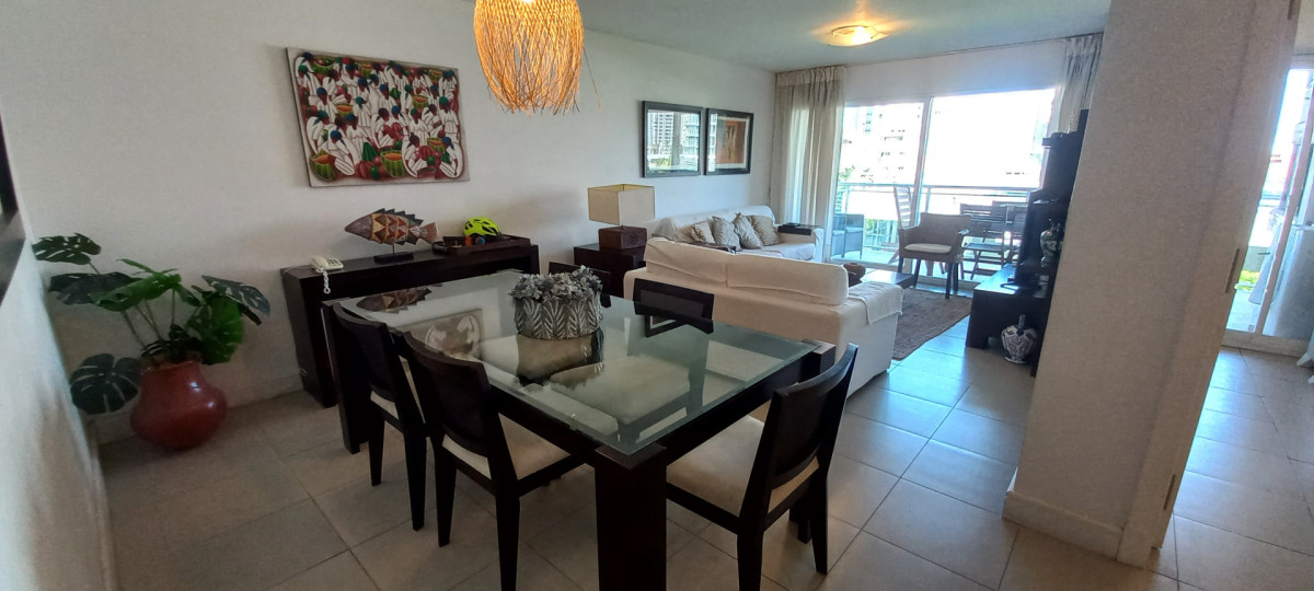 Torre Manhattan - Próximo Playa Brava y Mansa - 2 dormitorios