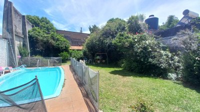 Gran casa en venta, en barrio La Blanqueada 