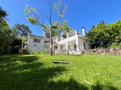 Casa en venta en Pinares sobre el Camino de la Laguna