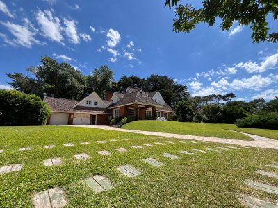 Casa en venta construida por el Arq. Arturo Dubourg