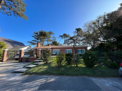 Excelente casa en alquiler en Mansa - 3 dormitorios