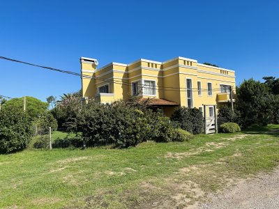 casa en venta y alquiler anual en Cantegril