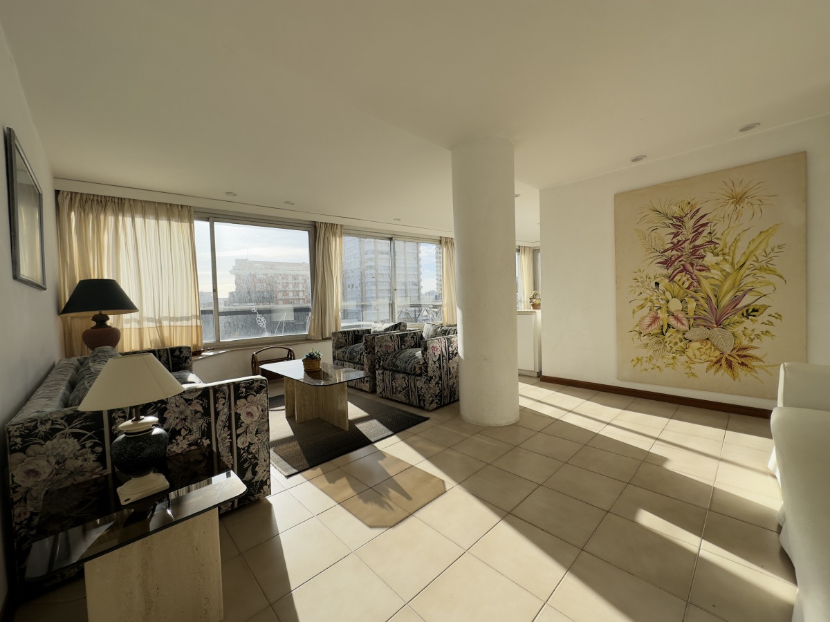 Imagen de Apartamento en venta, dos dormitorios en Península.