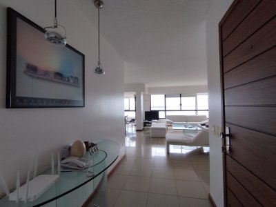 apartamento en venta sobre playa mansa