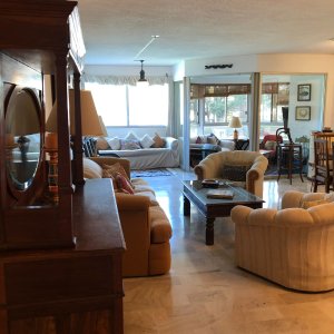Alquiler y venta de apartamento de 3 dormitorios y dependencia en Punta del Este