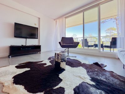 Venta de apartamento de dos dormitorios en Punta del Este