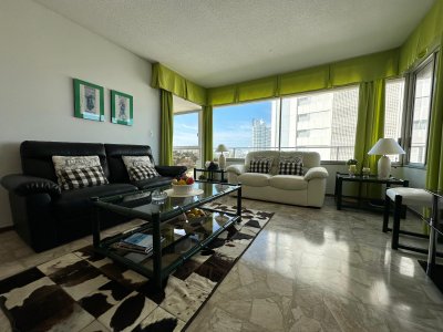 Apartamento en venta de dos dormitorios en Playa mansa