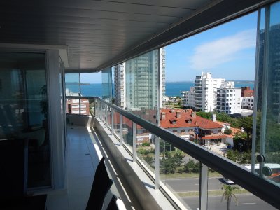 Apartamento en venta y alquiler de  3 dorm en Punta del Este