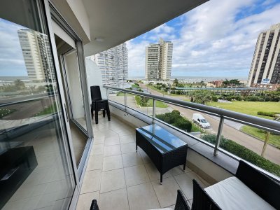  Apartamento en venta de dos dormitorios en Punta del Este