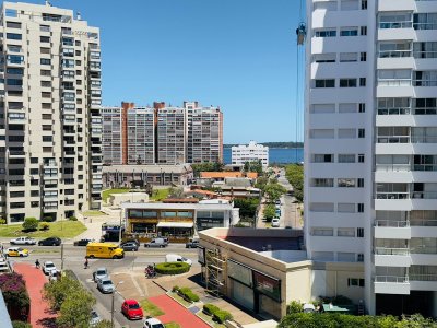  Apartamento en alquiler temporal,1y medio dorm. , Punta del Este.
